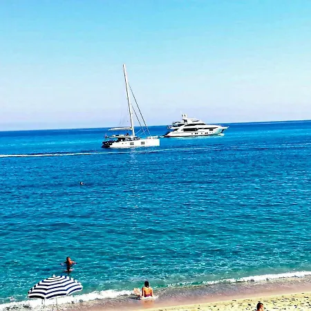 Emyteo Apartamento *